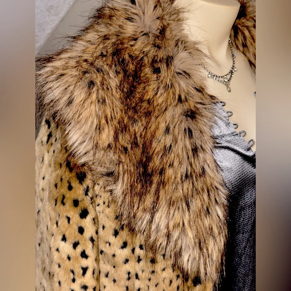 Brown & Black Lynx Faux Fur Jacket by International Concepts Size small - Picture 3 of 8